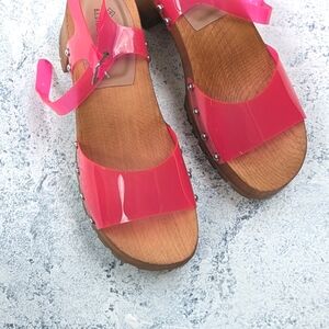New hot pink clogs